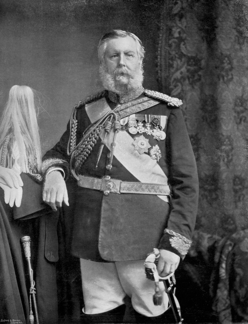 Saxe-Weimar'lı General Prens Edward, 1896 by Elliott and Fry