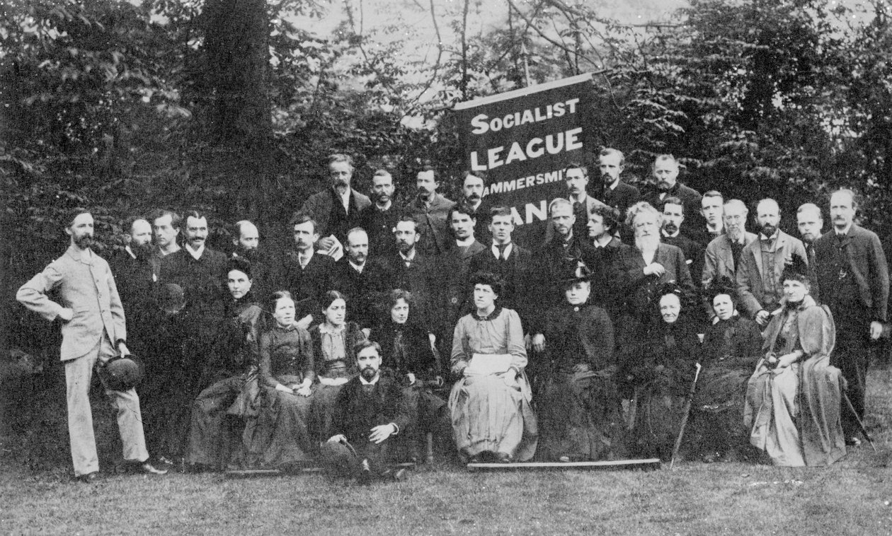 William Morris ve Hammersmith Socialist League, c.1885 (bw fotoğraf) by Emery Walker