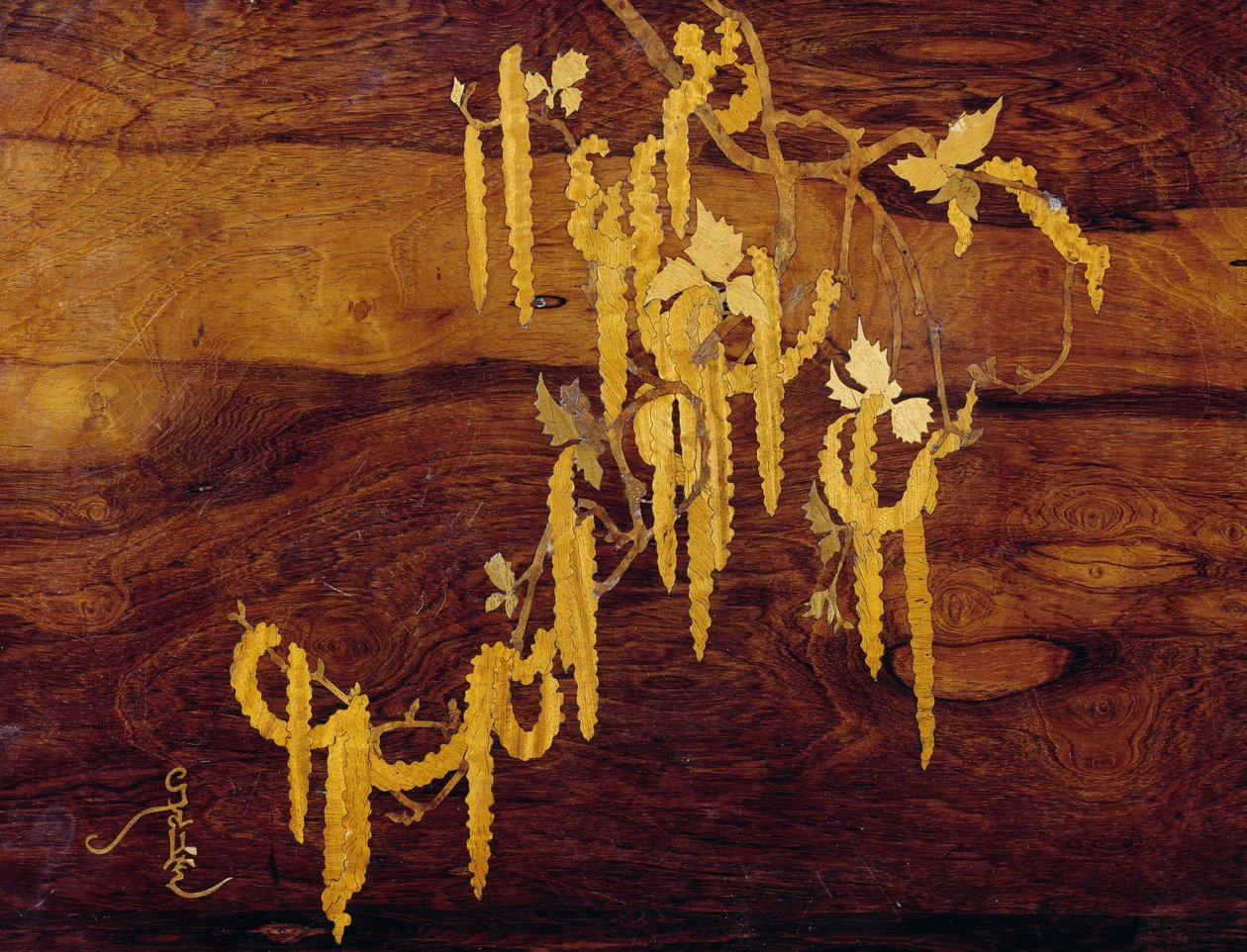 Bitkisel motifli kakma, Art Nouveau tarzı iç içe geçmiş masaların detayı, yaklaşık 1900, Emile Galle (1846-1904), Detay, Fransa, 20. yüzyıl by Emile Galle