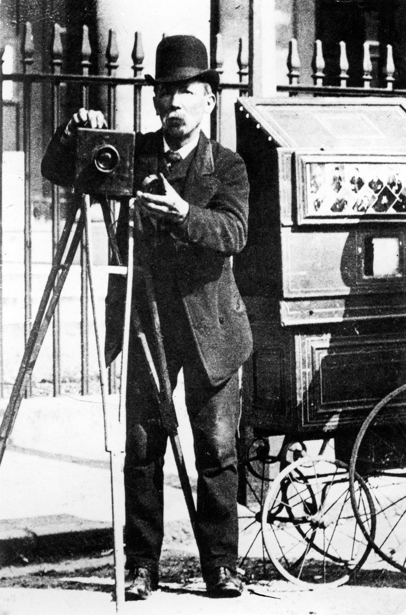Gezici bir fotoğrafçı, 19. Yüzyıl (fotoğraf) by English Photographer