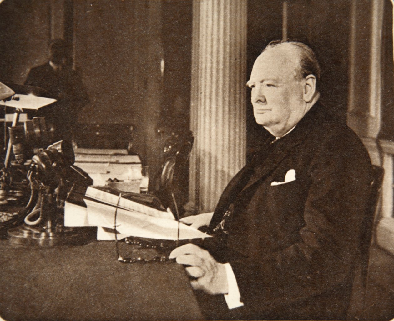 İlerleyin, Britanya! Yaşasın Özgürlük davası! Tanrı Kralı korusun!: Bay Winston Churchill VE Günü