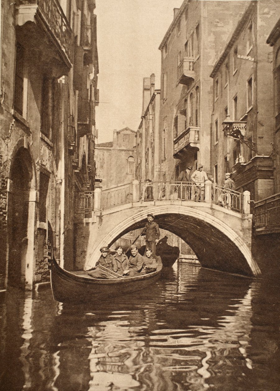 Venedik Taşları Arasında, 1914-19 by English Photographer