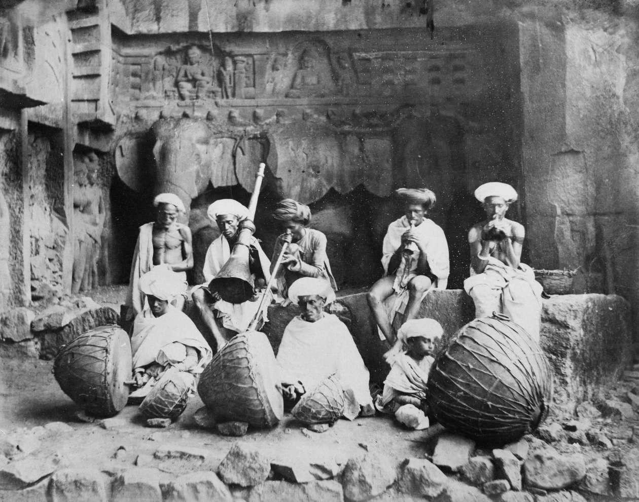 Karla Mağaralarında Müzisyenler Grubu, 1860