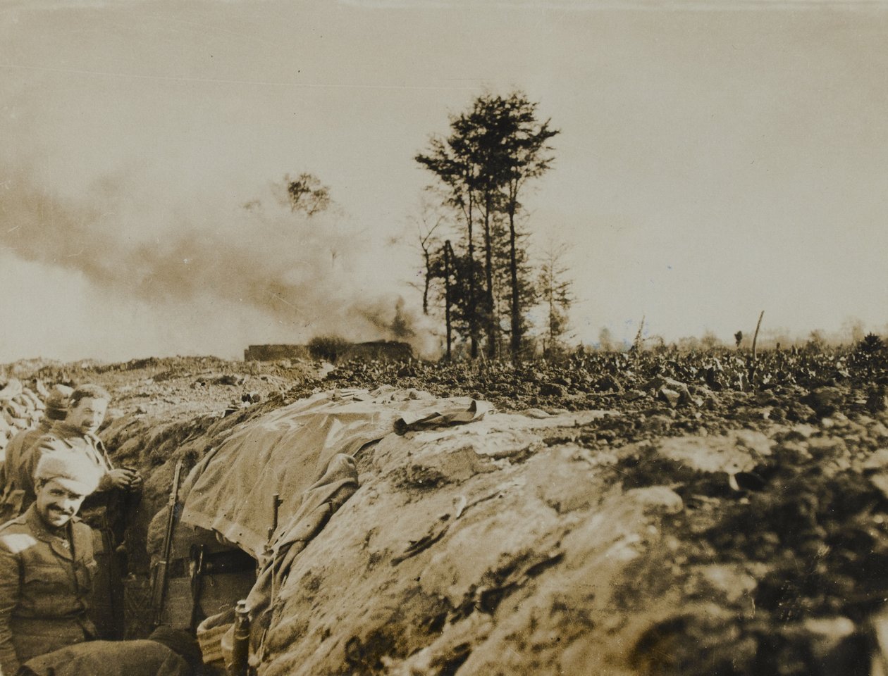 Erken siperlerdeki İngiliz birlikleri, 1914 by English Photographer