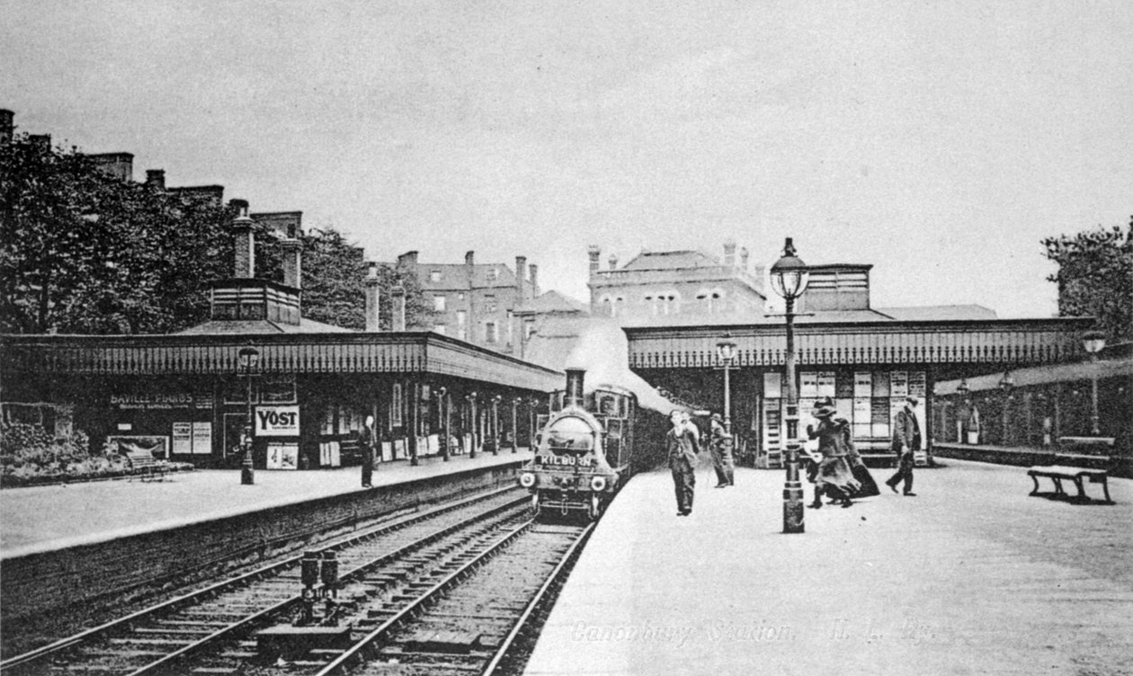 Canonbury İstasyonu, Islington, c.1905 by English Photographer