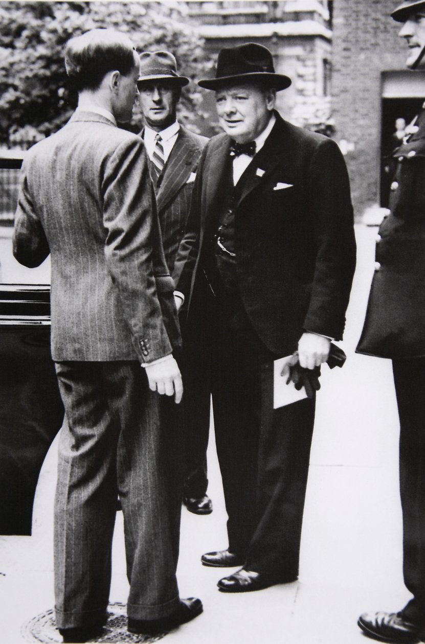Churchill, King George VI