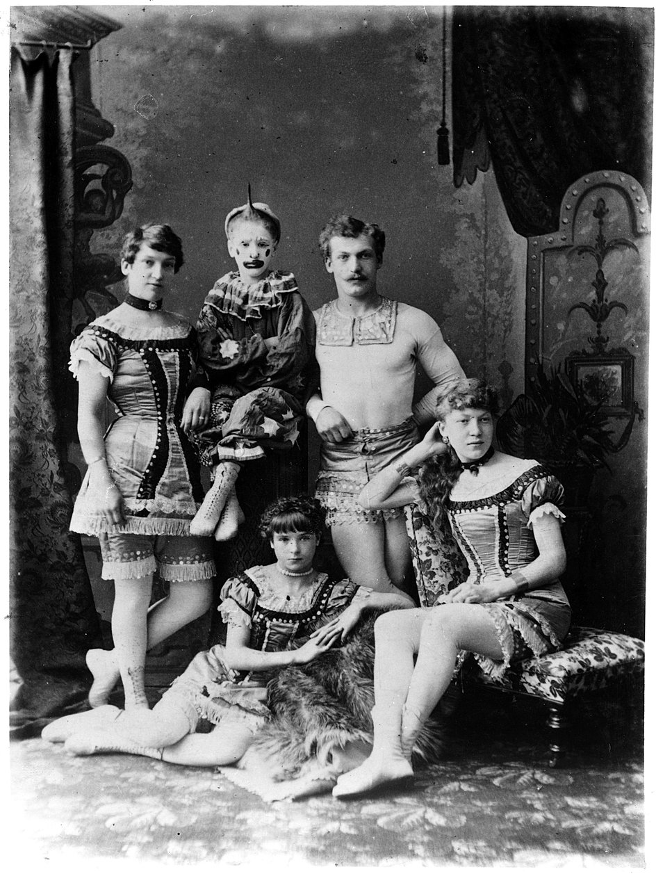 Sirk göstericileri by English Photographer