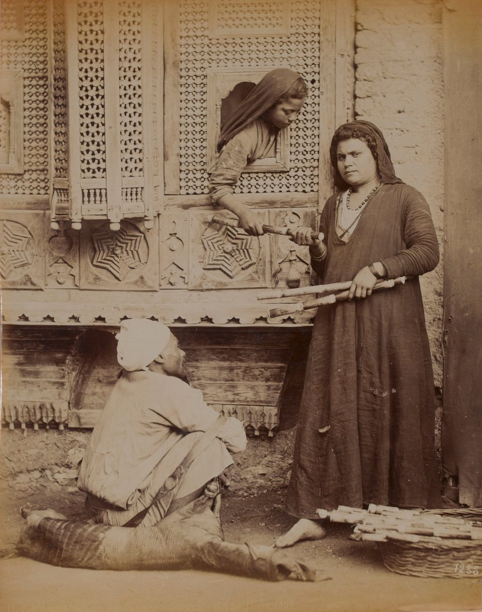 Mısırlı Aile, 1893 by English Photographer