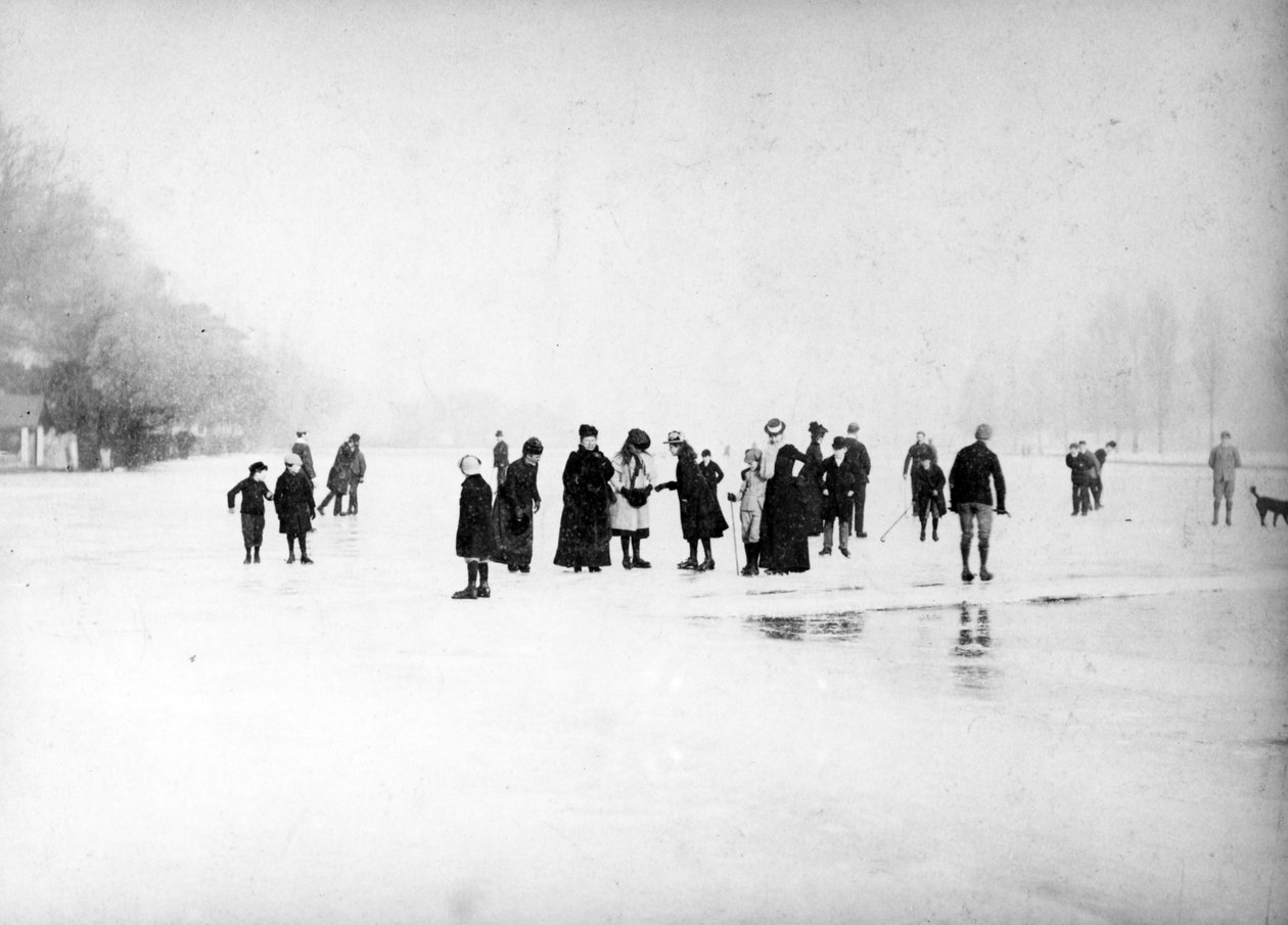Bataklıklarda Buz Pateni, c.1870-99 by English Photographer