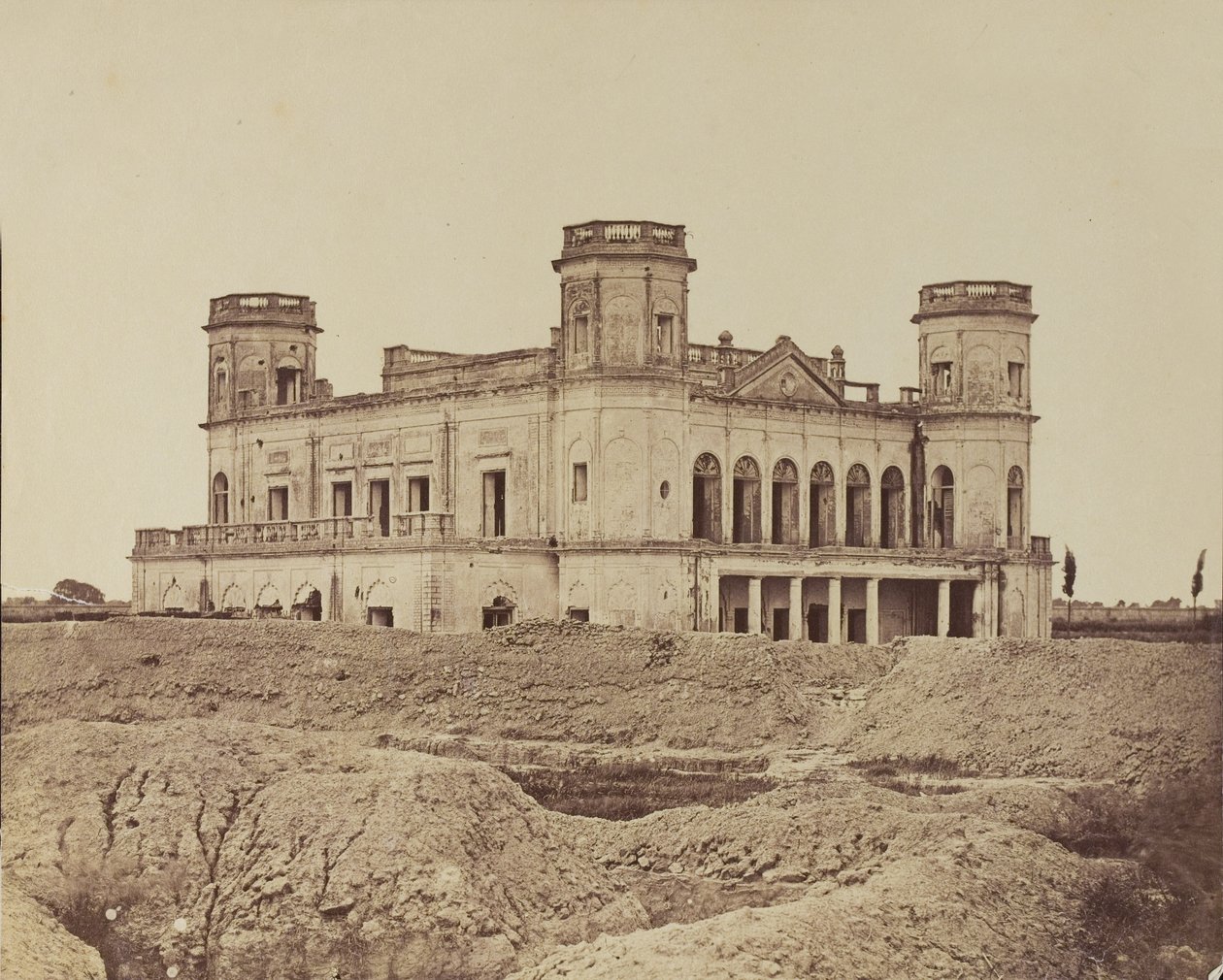 Hint sarayı, 1858 dolayları by English Photographer