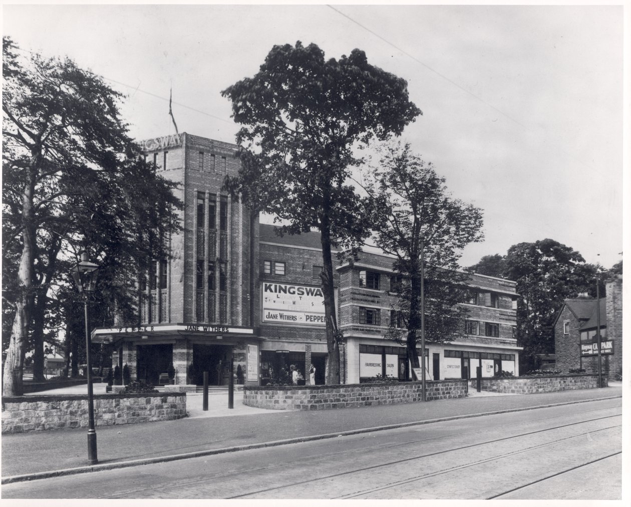 Kingsway Sineması, Harrogate Yolu, Leeds, 24 Ağustos 1937 by English Photographer