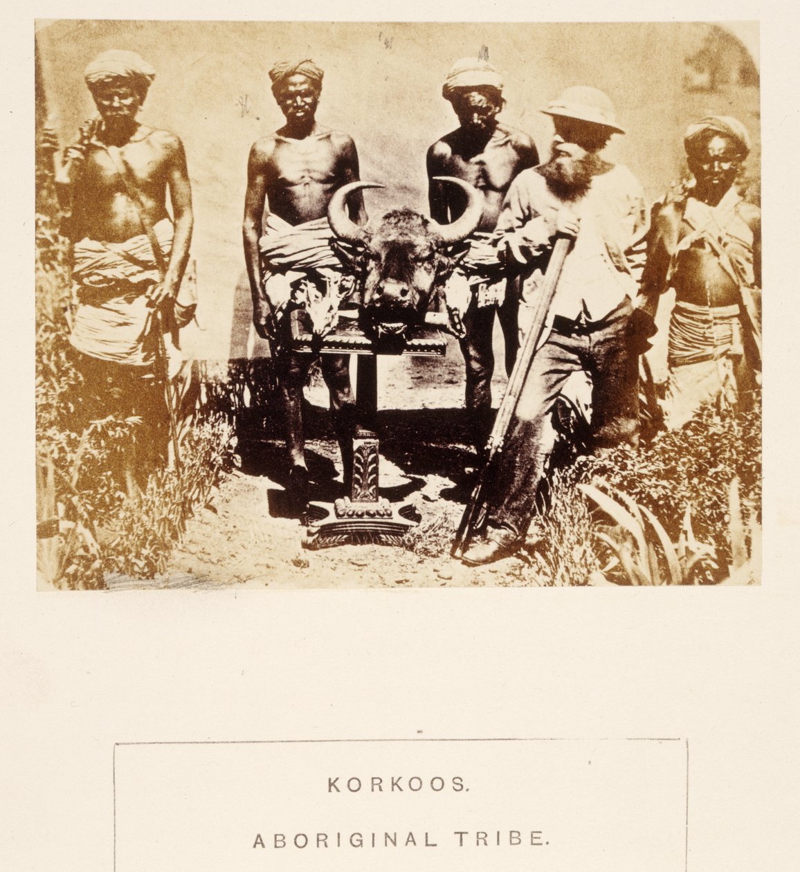 Korkoos, Aborijin Kabilesi, Berar, from The People of India, J. Forbes Watson tarafından, 1868