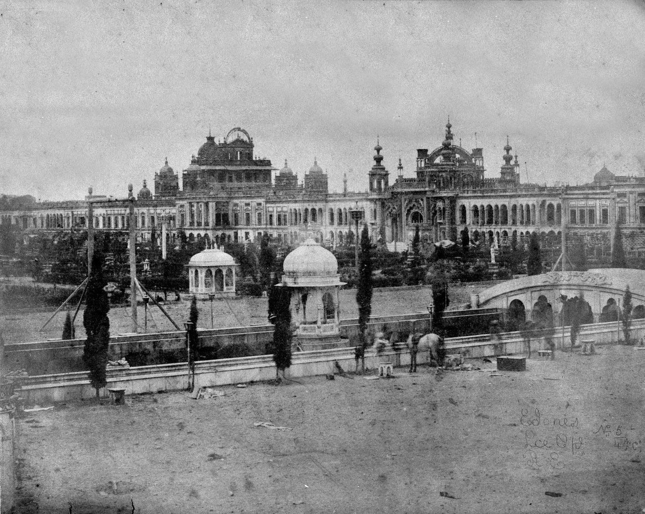 Lucknow, kuşatmadan kısa bir süre sonra, 1857 by English Photographer