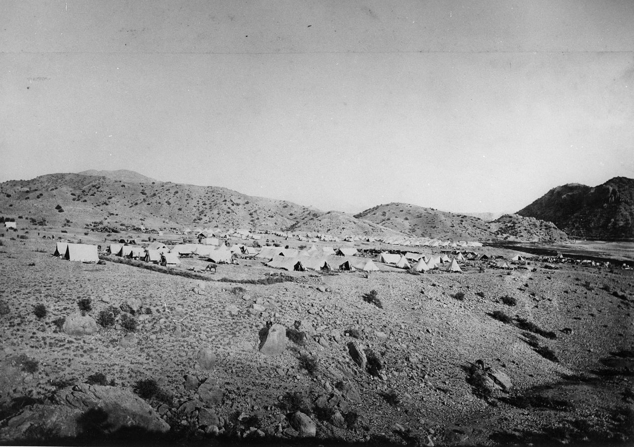 İkinci İngiliz-Afgan Savaşı sırasında askeri kamp, 1878-80 by English Photographer