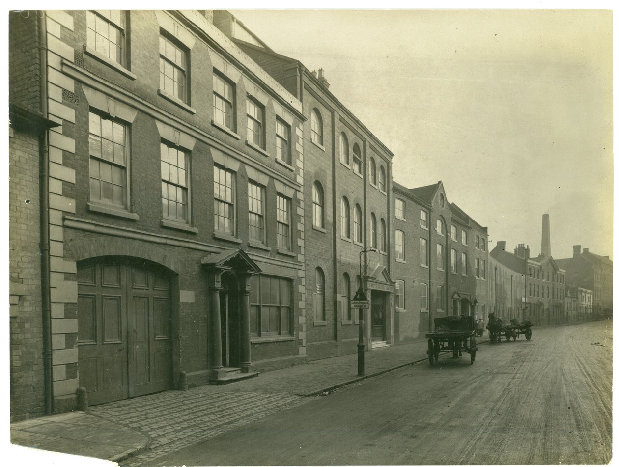 Mill Street, Kidderminster Halı Ticareti işleri, 1923 by English Photographer