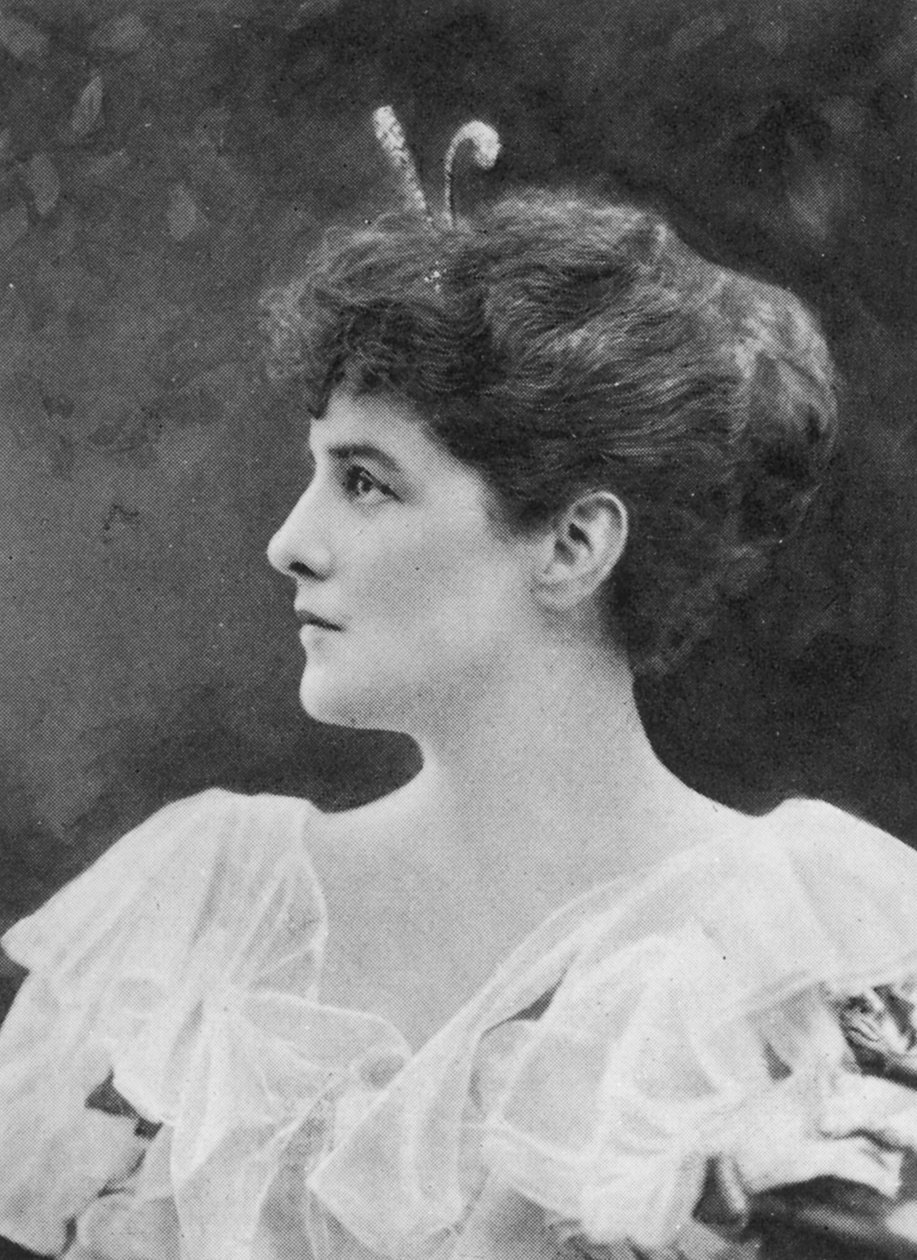 Bayan Jennie Jerome, daha sonra Leydi Randolph Churchill, 1921 by English Photographer