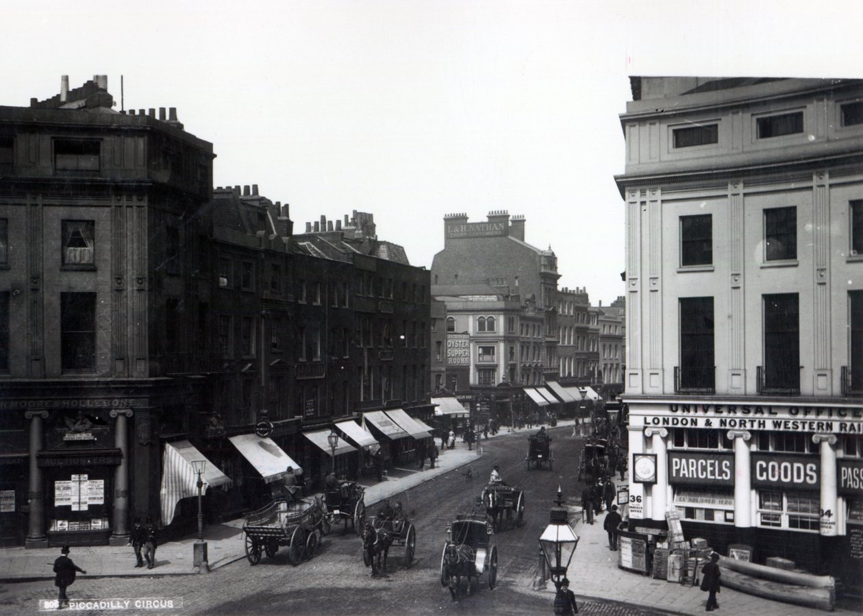 Piccadilly Sirki by English Photographer