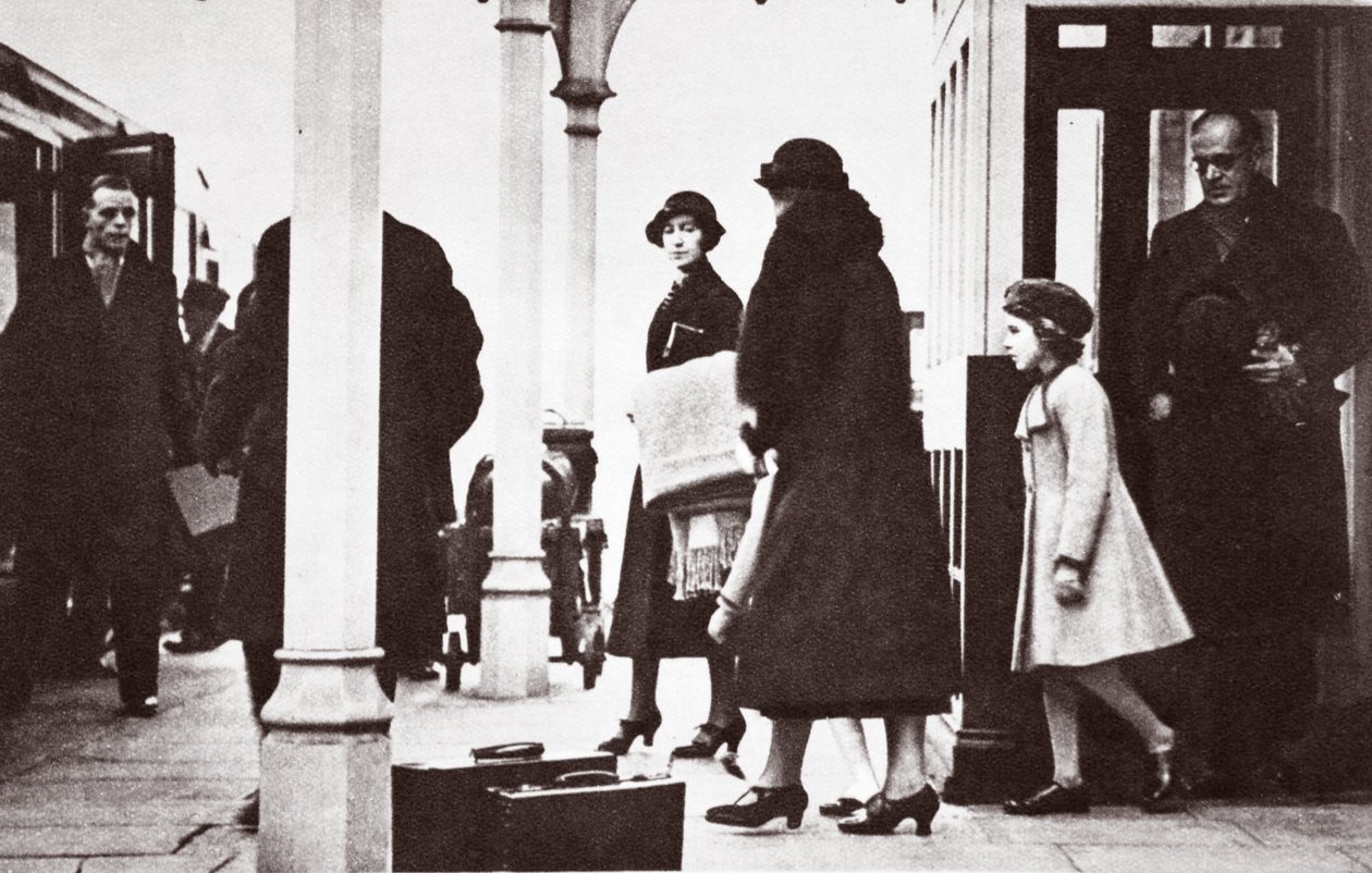 Prenses Elizabeth ve Prenses Margaret Rose Londra