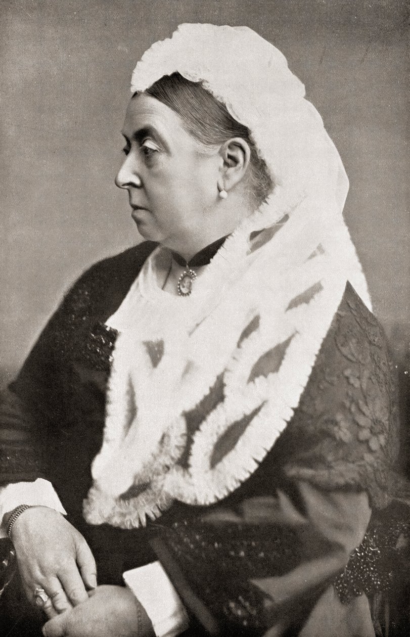 Kraliçe Victoria (1819-1901), altmış altı yaşında, 1885 dolaylarında by English Photographer
