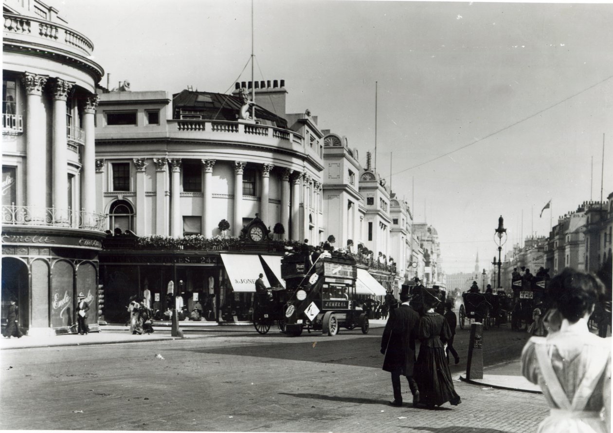 Regent Caddesi, Londra, c.1900 by English Photographer