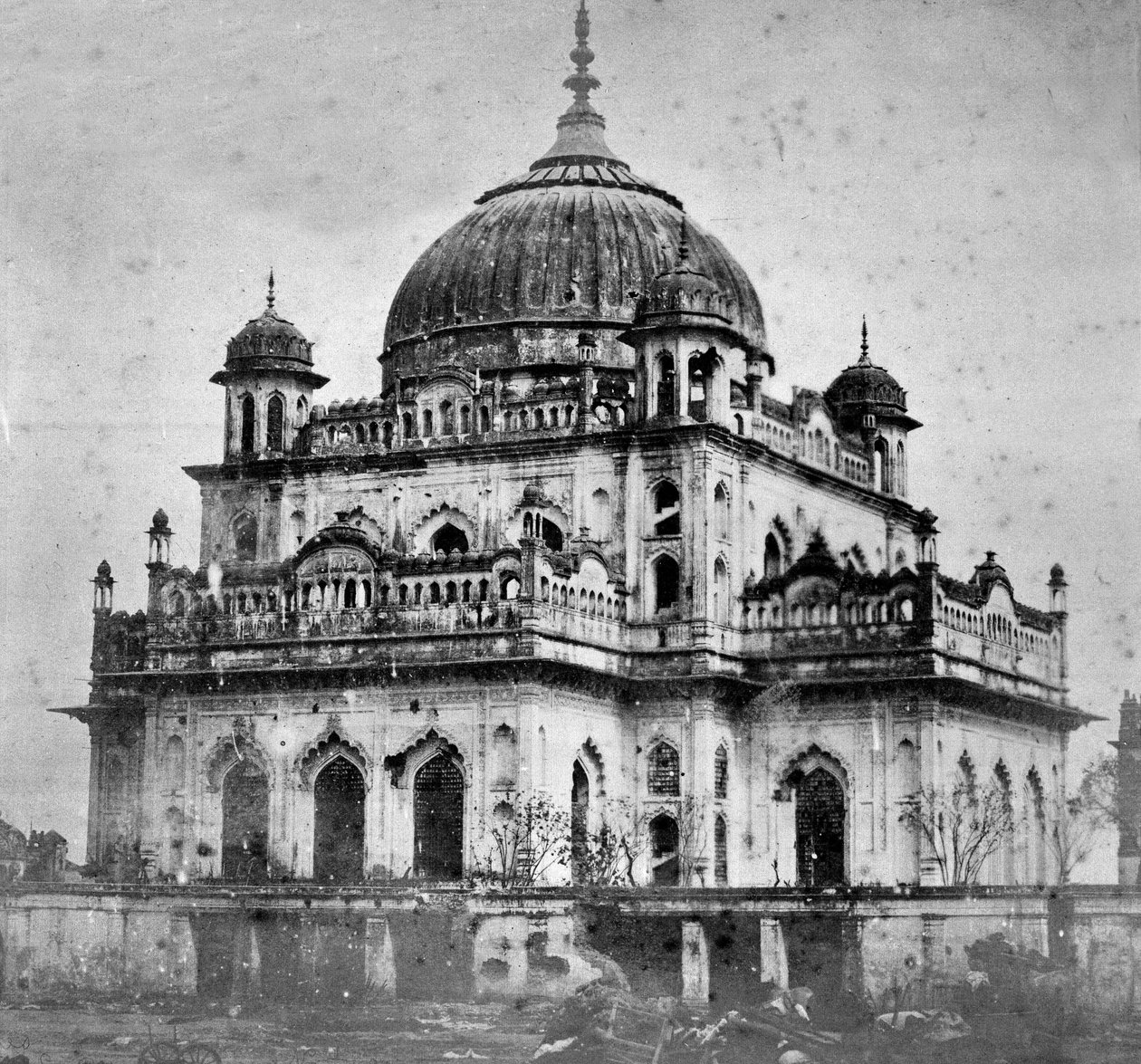Sadut Alis Türbesi, Lucknow by English Photographer