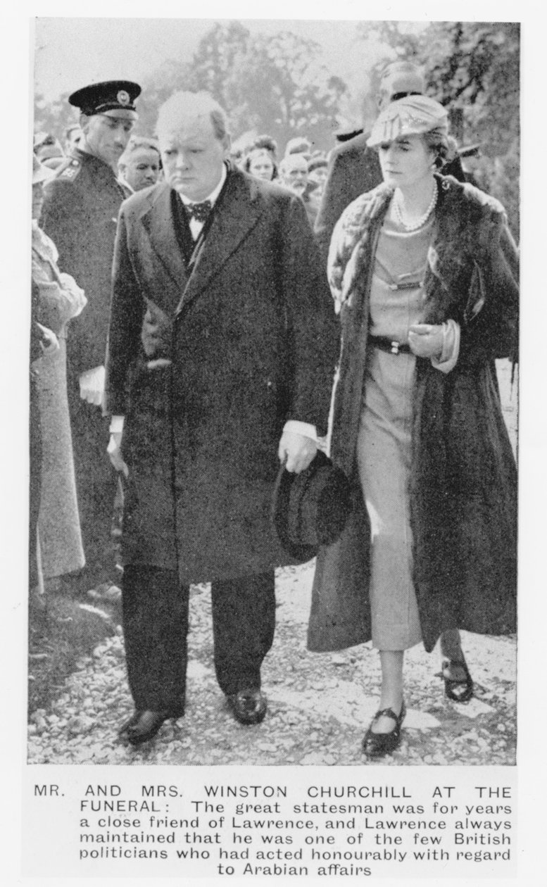 Sir Winston Churchill (1874-1965) ve karısı Clementine Ogilvy, T. E Lawrence