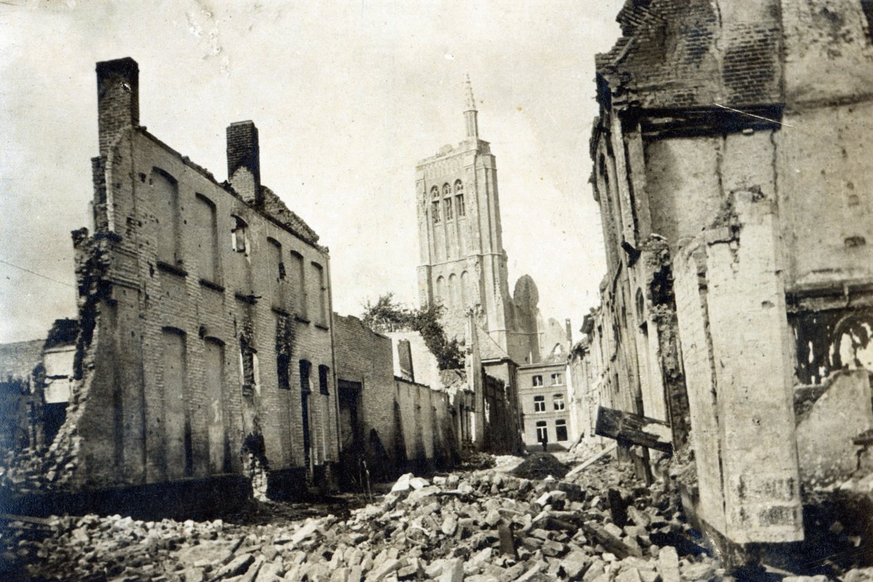 Aziz Yakup Kilisesi, Ypres, Haziran 1915 by English Photographer