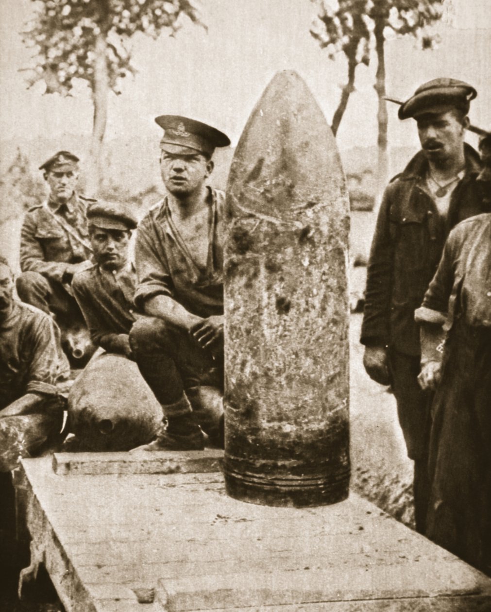 Büyük İngiliz Taarruzu için süper dretnot mermileri: The Illustrated War News, 2 Ağustos 1916