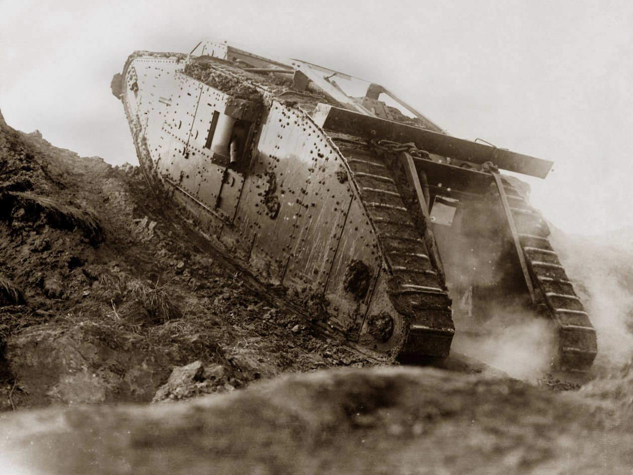 Tank iş başında by English Photographer