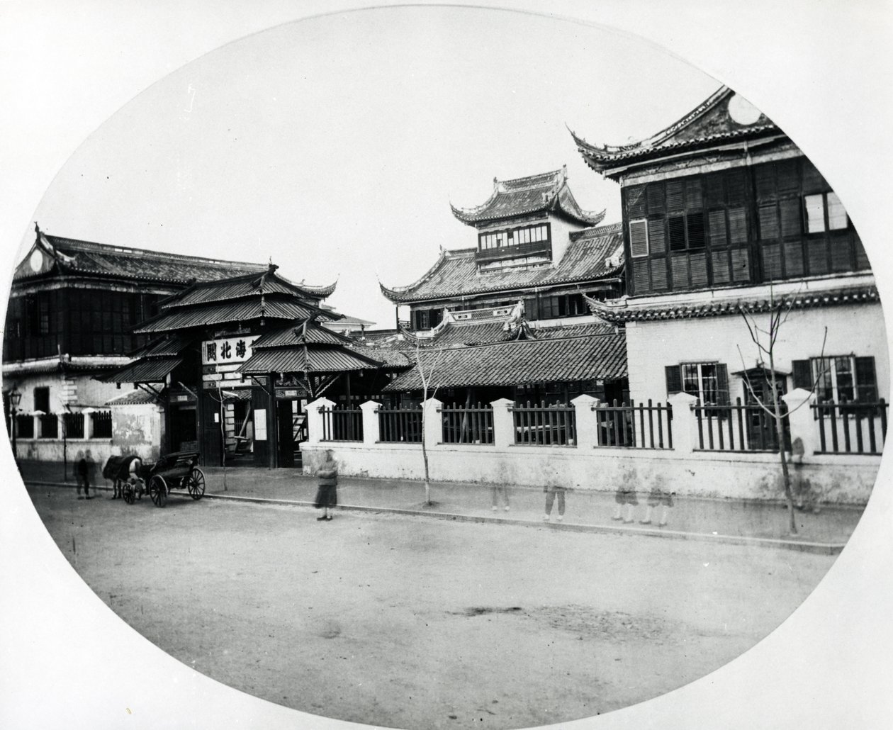Gümrük Binası, Şanghay, c.1868-70 by English Photographer