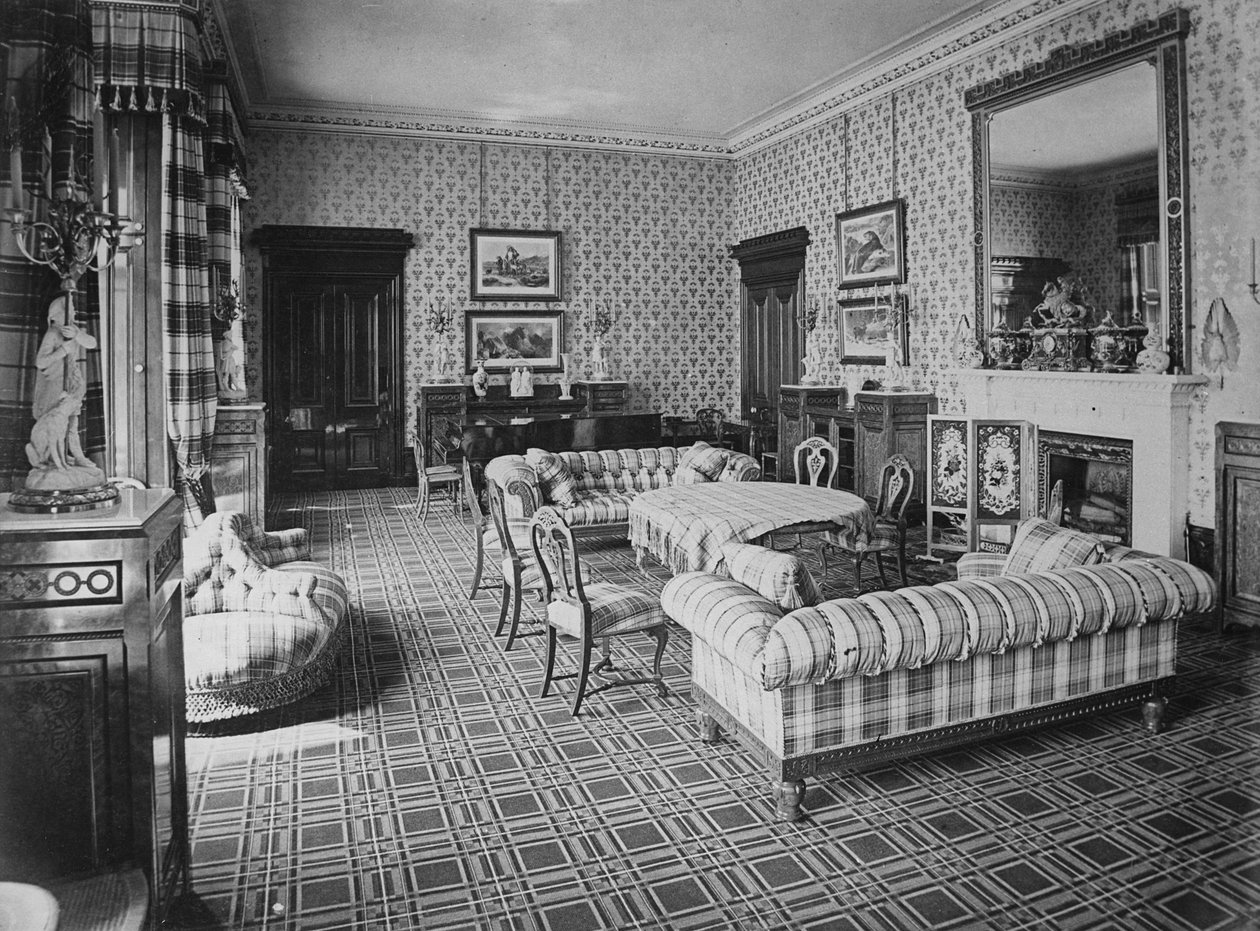 Çizim Odası, Balmoral Kalesi, 1873 by English Photographer