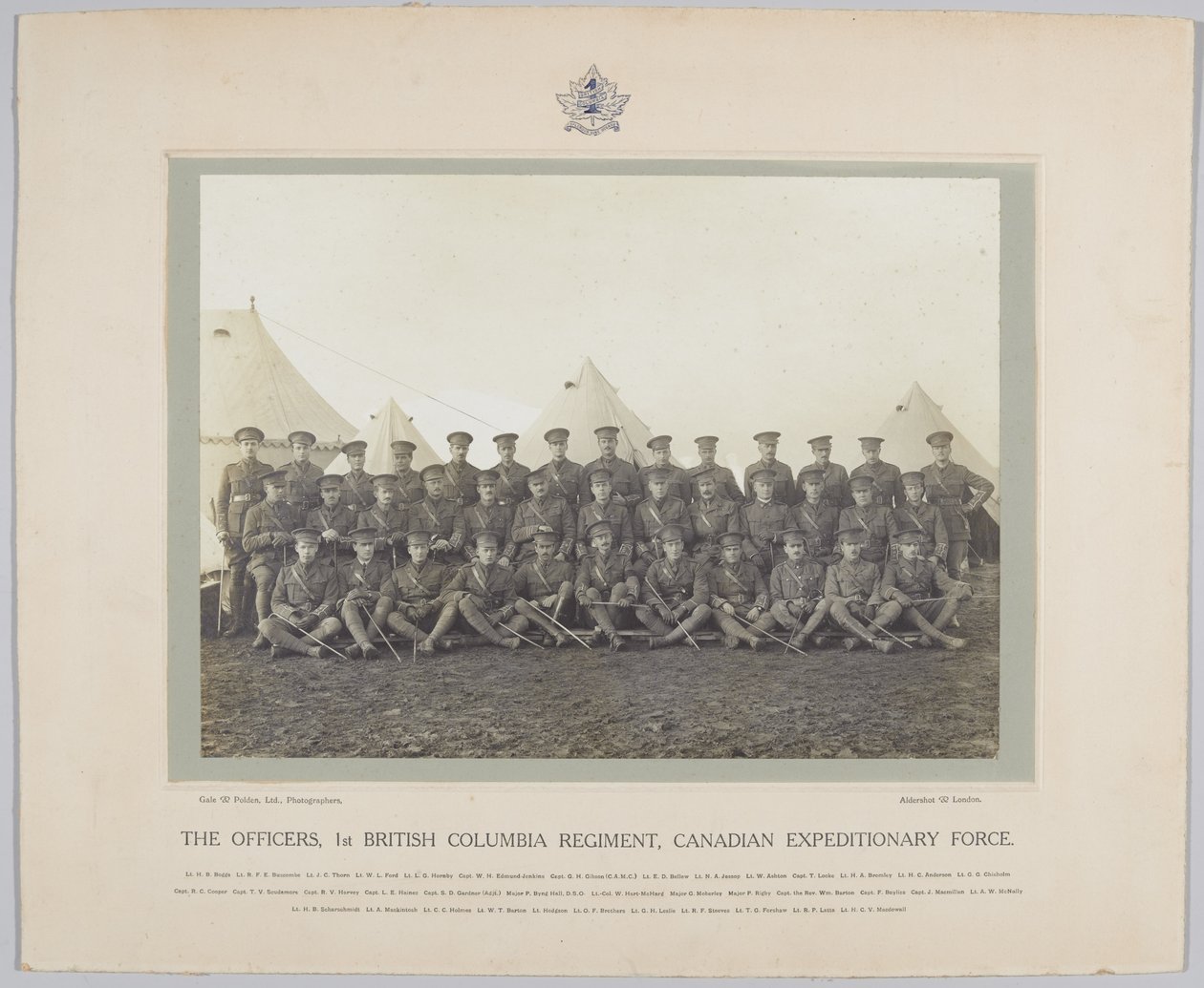Memurlar, 1 British Columbia Alayı, Kanada Seferi Kuvvetleri, 1918 by English Photographer