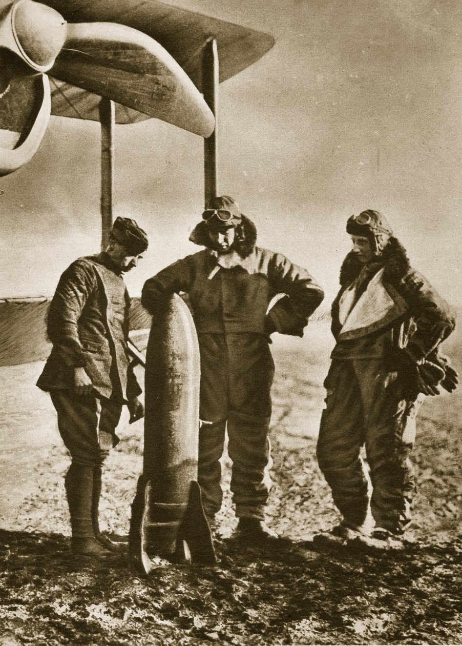 The Sowers: Düşmanlar arasında ölüm saçacak bir bomba tasarlayan İngiliz havacılar, 1914-19 by English Photographer