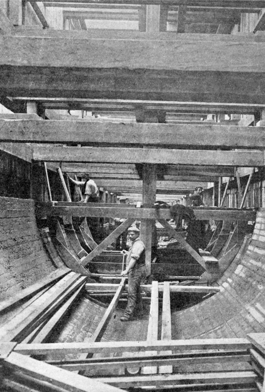 Bow ve Victoria Park kanalizasyonunun Kereste ve Beton tabanı, The King