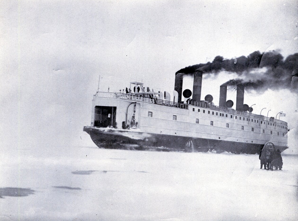 Buz kıran tren vapuru SS Baykal, Baykal Gölü by English Photographer