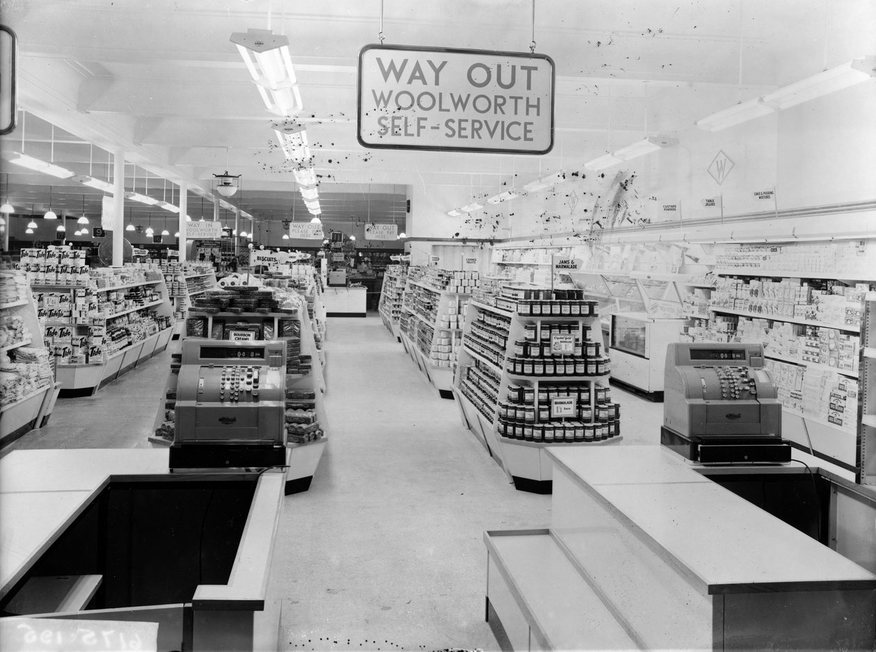 Tils, Woolworths mağazası, 1956 by English Photographer