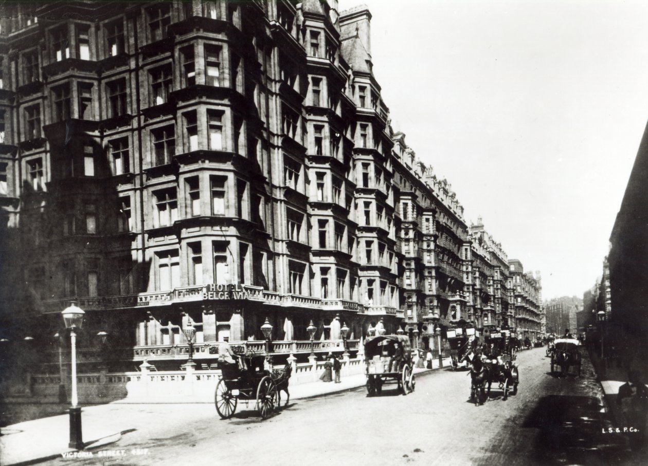 Victoria Street, Londra c.1900 by English Photographer