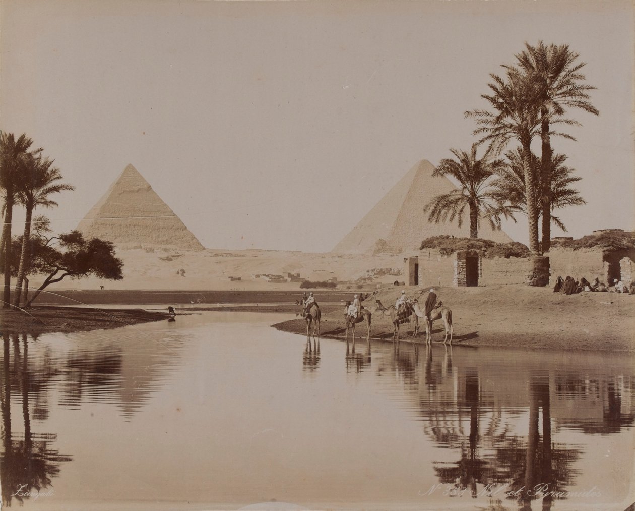 Piramitlerin görünümü, Mısır, 1893 by English Photographer