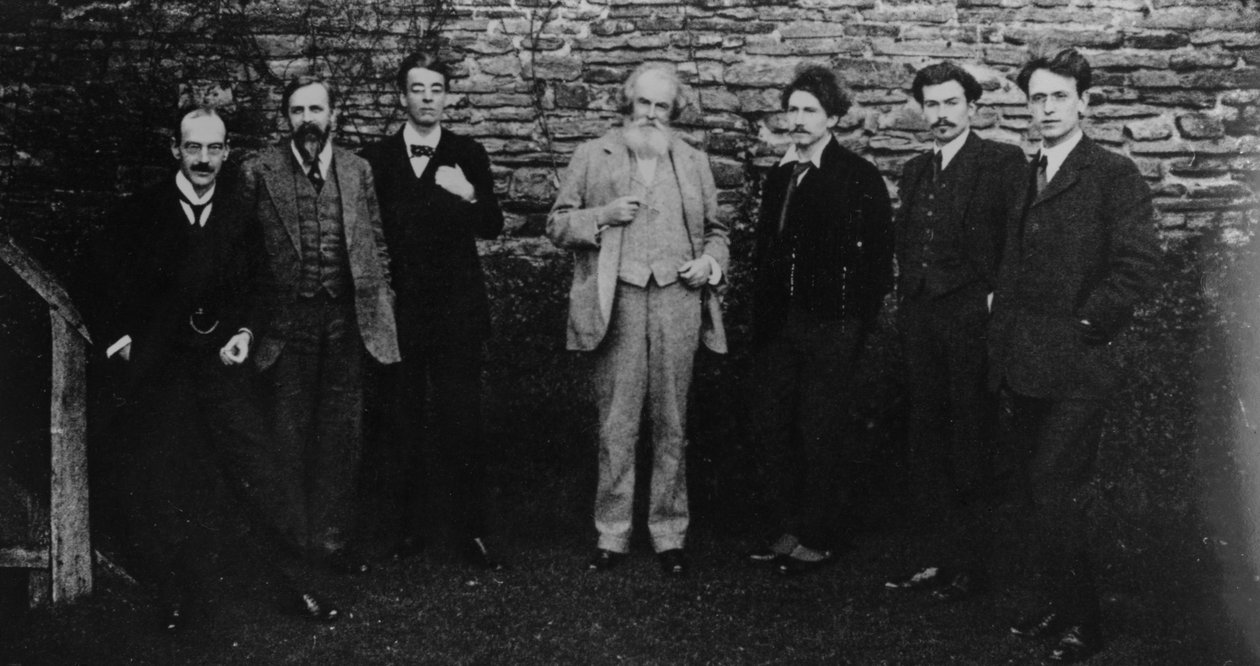 W.B. Yeats, edebiyat çevresiyle birlikte, Sussex, 1914 by English Photographer