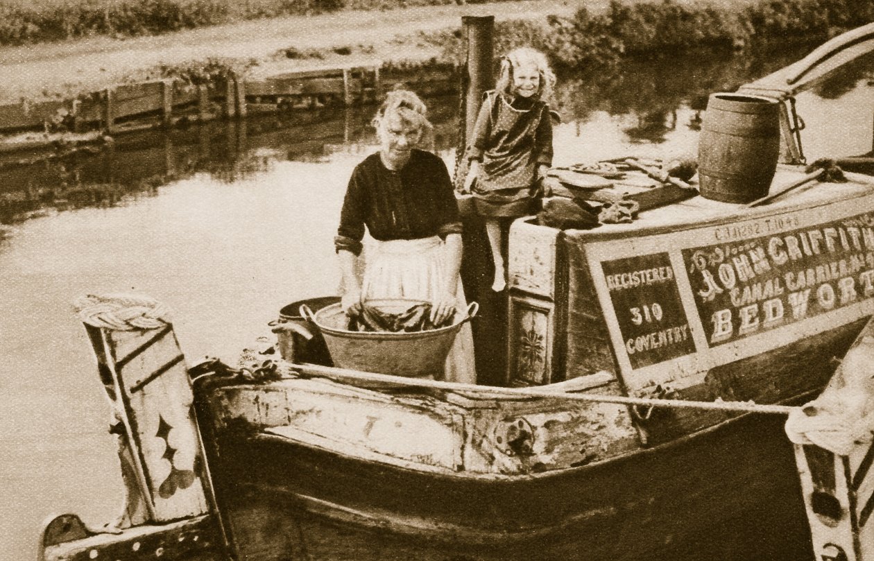Kanalda yıkama günü, Londra (sepya fotoğrafı) by English Photographer