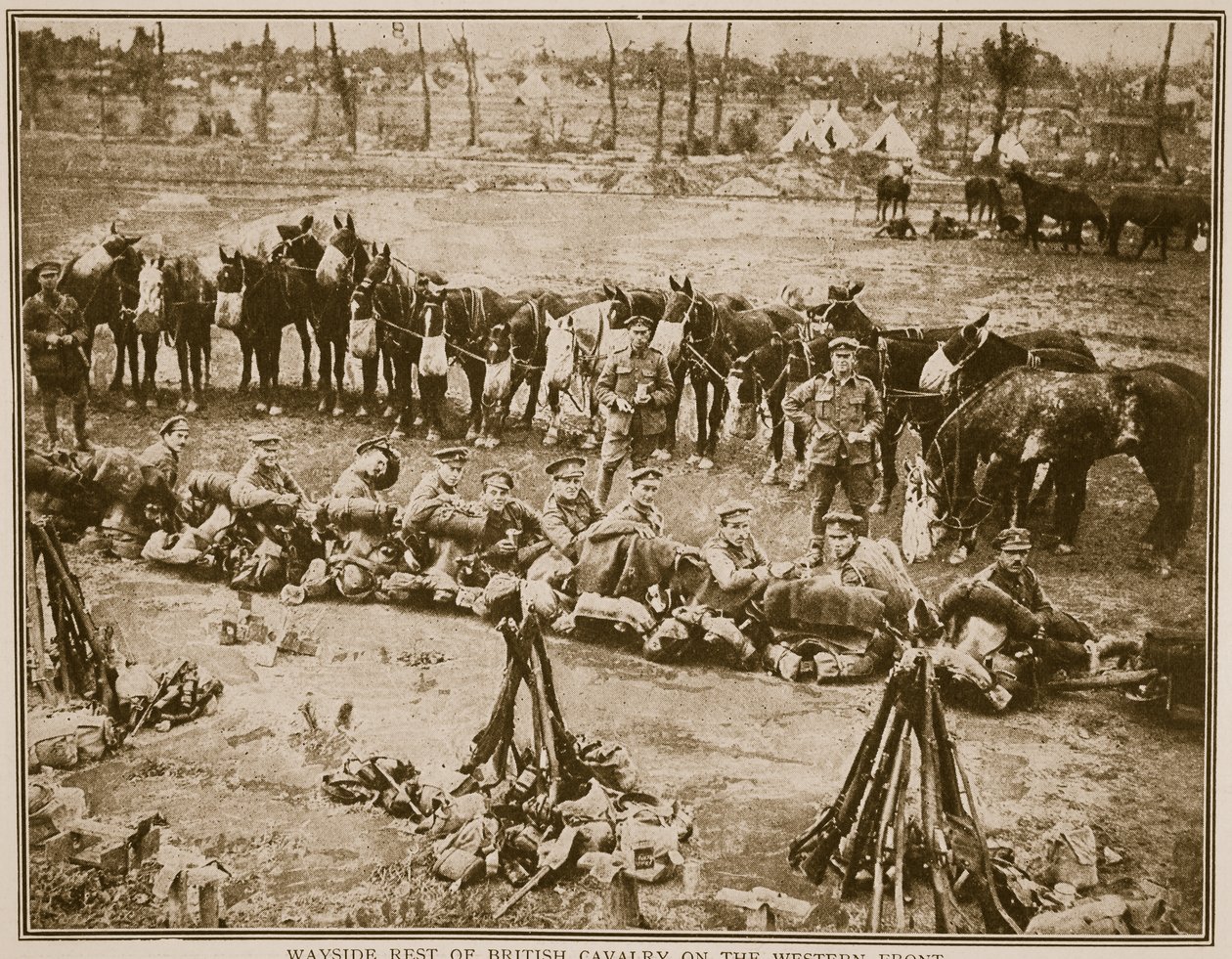 Batı Cephesinde İngiliz süvarilerinin yol kenarında kalan kısmı, 1914-19 by English Photographer