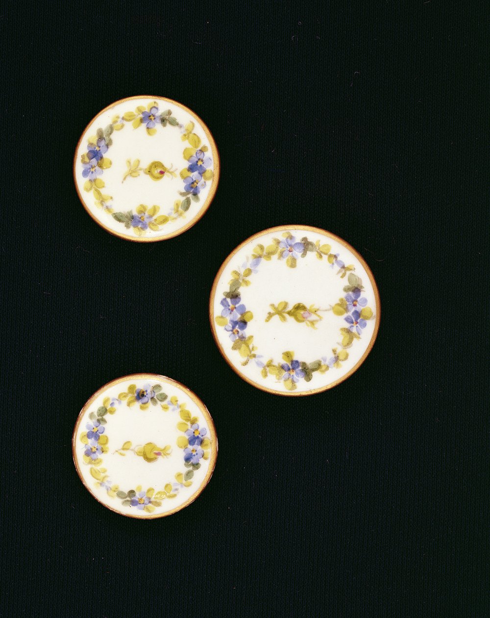 Düğmeler (emaye) by English School