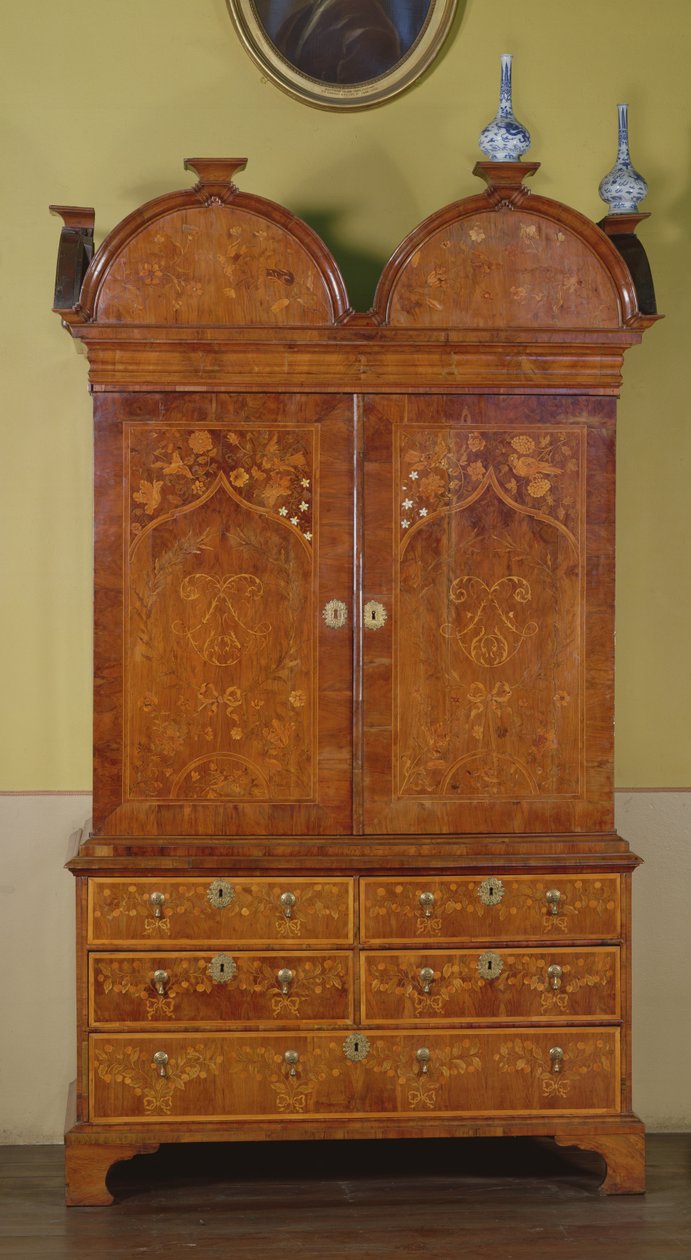 Dolap, c.1700 (ceviz kakma) by English School