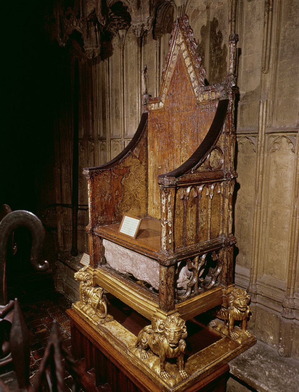 Edward I için Walter tarafından yapılan taç giyme töreni sandalyesi, 1300-01 (ahşap) by English School