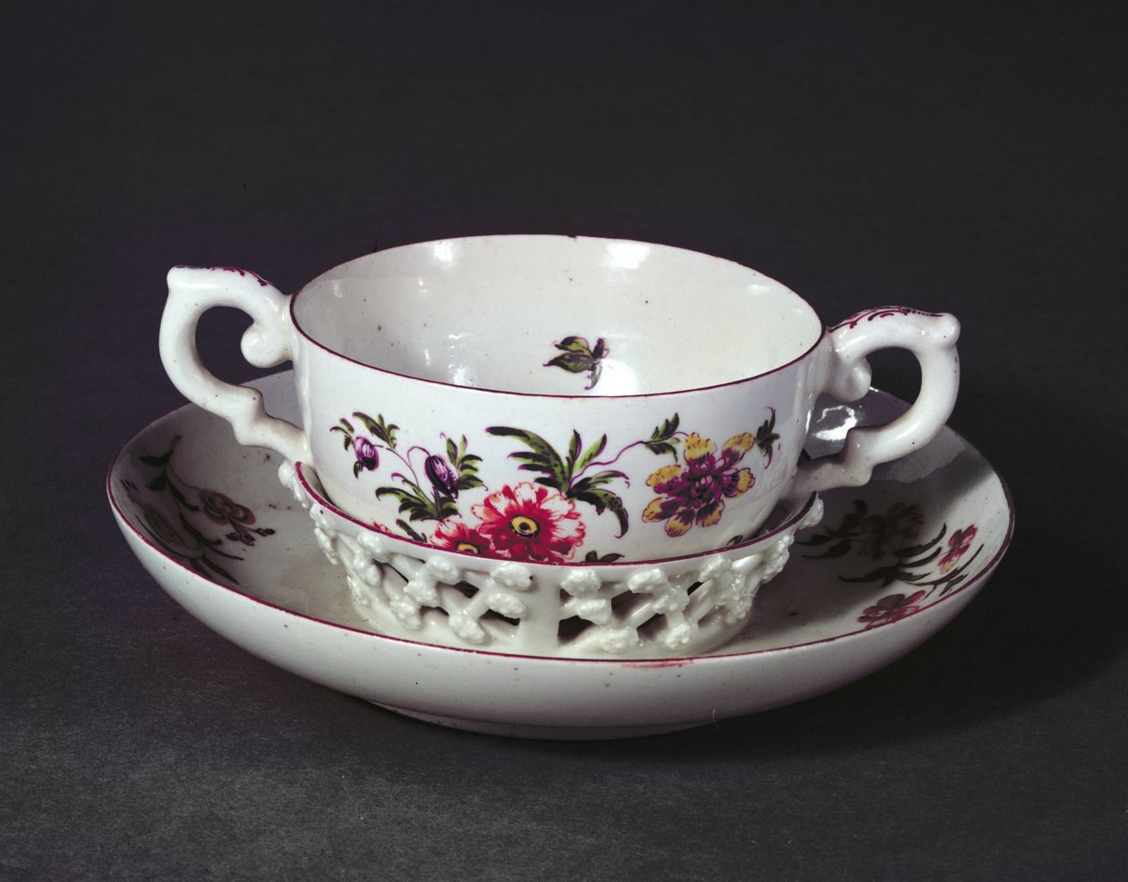 Derby trembleuse fincan ve tabağı, c.1758 (porselen) by English School