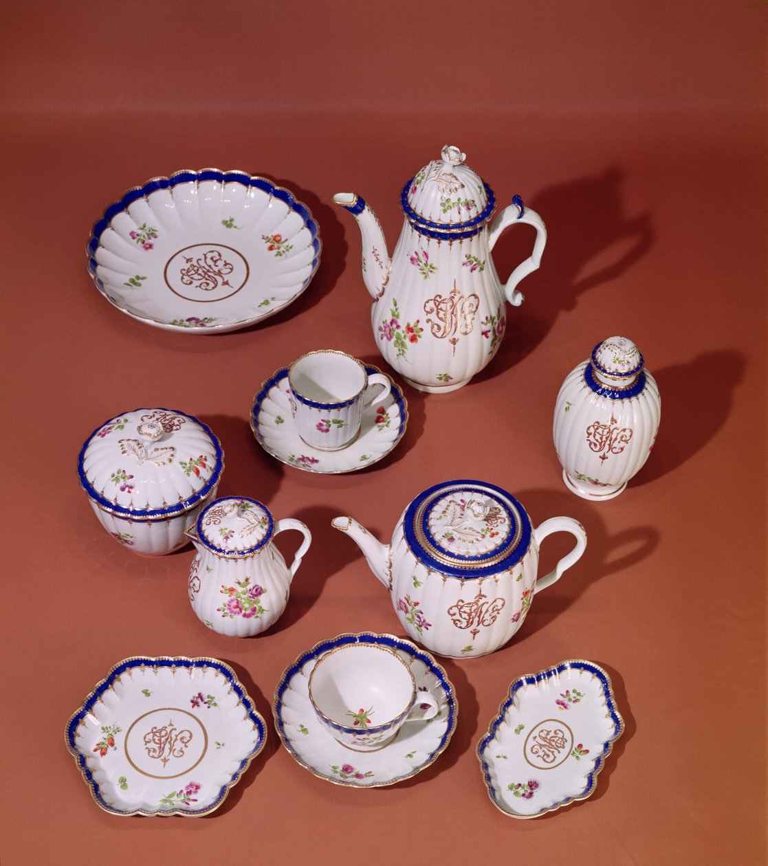 Worcester monogramlı çay servisinin bir parçası, c.1775 (porselen) by English School