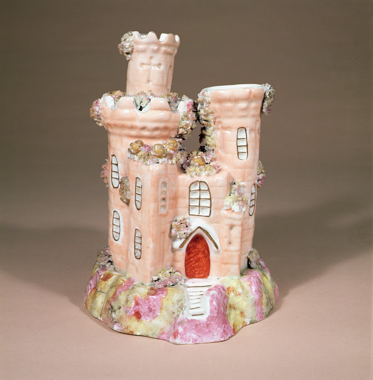 Bir kale şeklinde parfüm yakıcı, muhtemelen Staffordshire, c.1835 (çömlek) by English School