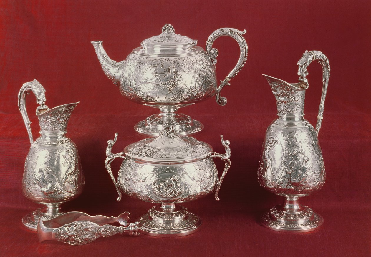 Fransız tarzında, kovalanmış dekorasyonlu çay seti, Londra, 1874-75 (gümüş) by English School