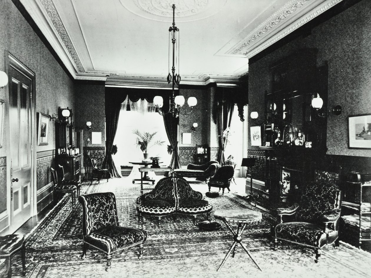 18 Addison Yolu: misafir odası, 1890 by English Photographer