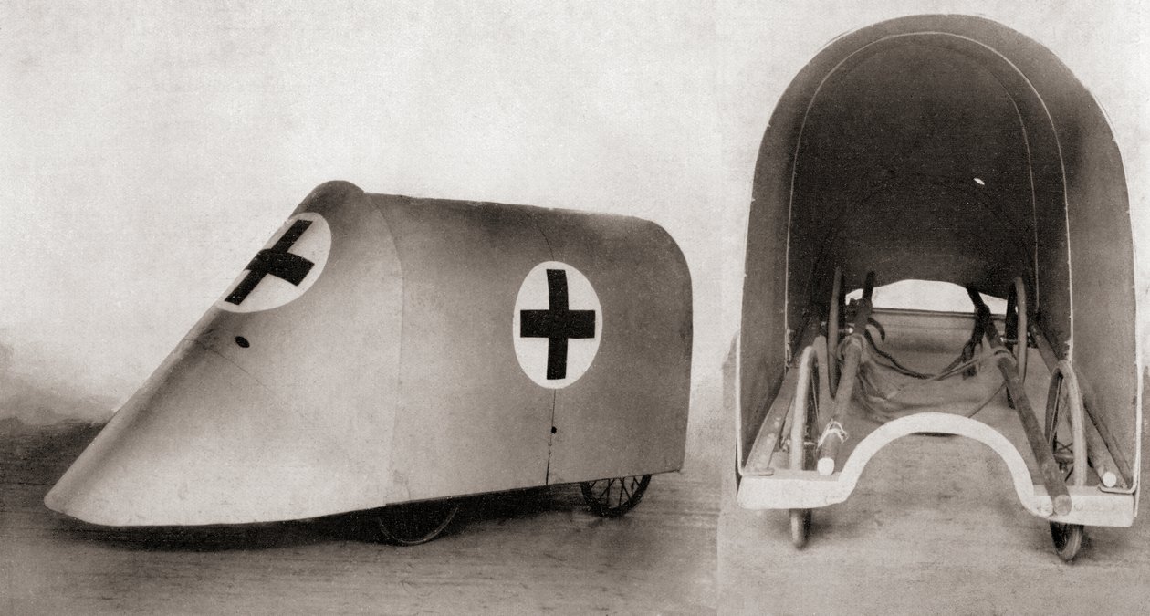 Birinci Dünya Savaşı sırasında siperler arasındaki yaralıları ve sedye taşıyıcılarını kurtarmak için kurşun geçirmez bir sedye örtüsü, The Illustrated War News, 1915 by English Photographer